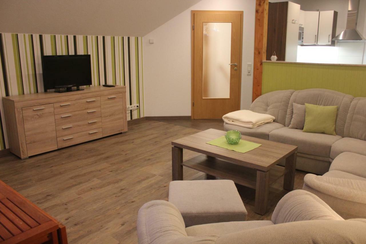 Ferienwohnung Nuessleshof Fambach Ngoại thất bức ảnh